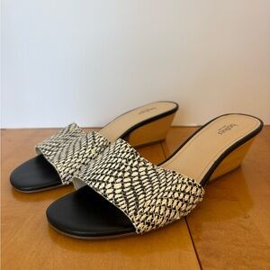 Botkier || Carly Mule Wedge Sandal Wood Heel Snakeskin Print Textured Upper 7.5
